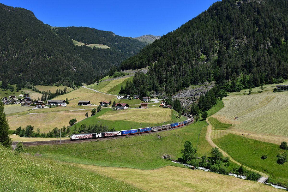 189 918 + 189 904 mit TEC 43821 am 28.06.2019 bei Matrei am Brenner. 