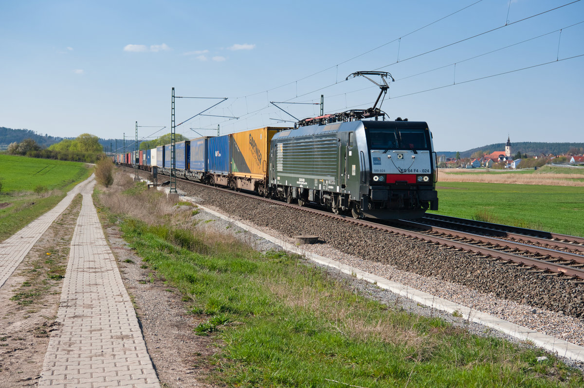 189 924 mit einem KLV-Zug bei Lehrberg Richtung Ansbach, 18.04.2019