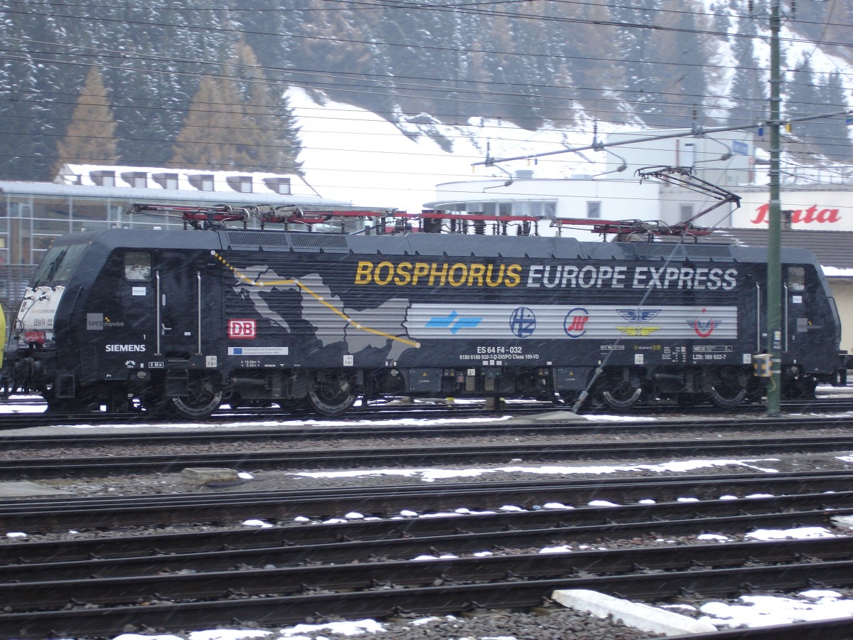 189 932-7 ES 64F4 032 MRCE Dispolok Bosphorus Express Brenner 08-11-2009 - Bahnvideos in Youtube - http://www.youtube.com/user/cortiferroviariamato/videos 09.04.2014 
