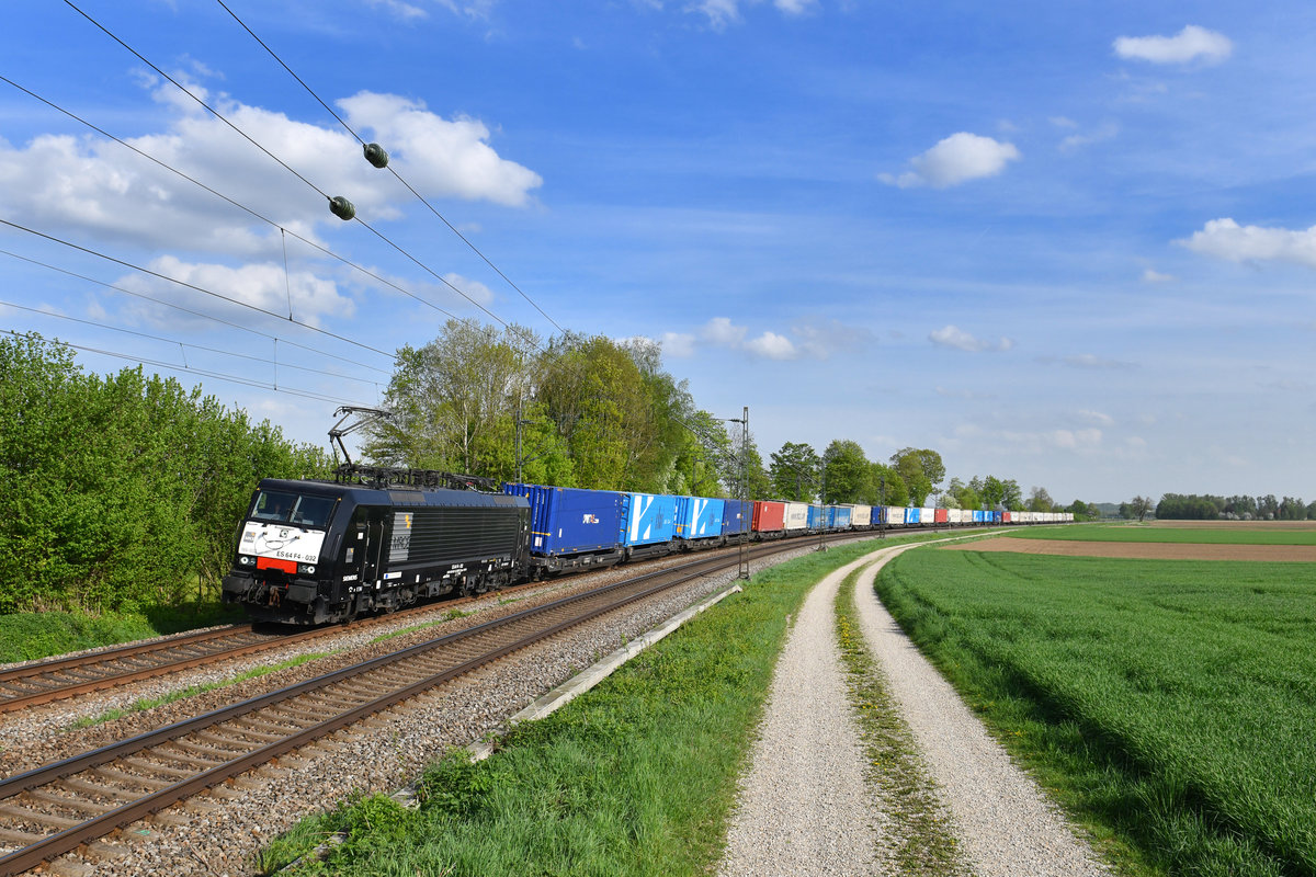 189 932 mit DGS 41856 am 24.04.2018 bei Langenisarhofen. 