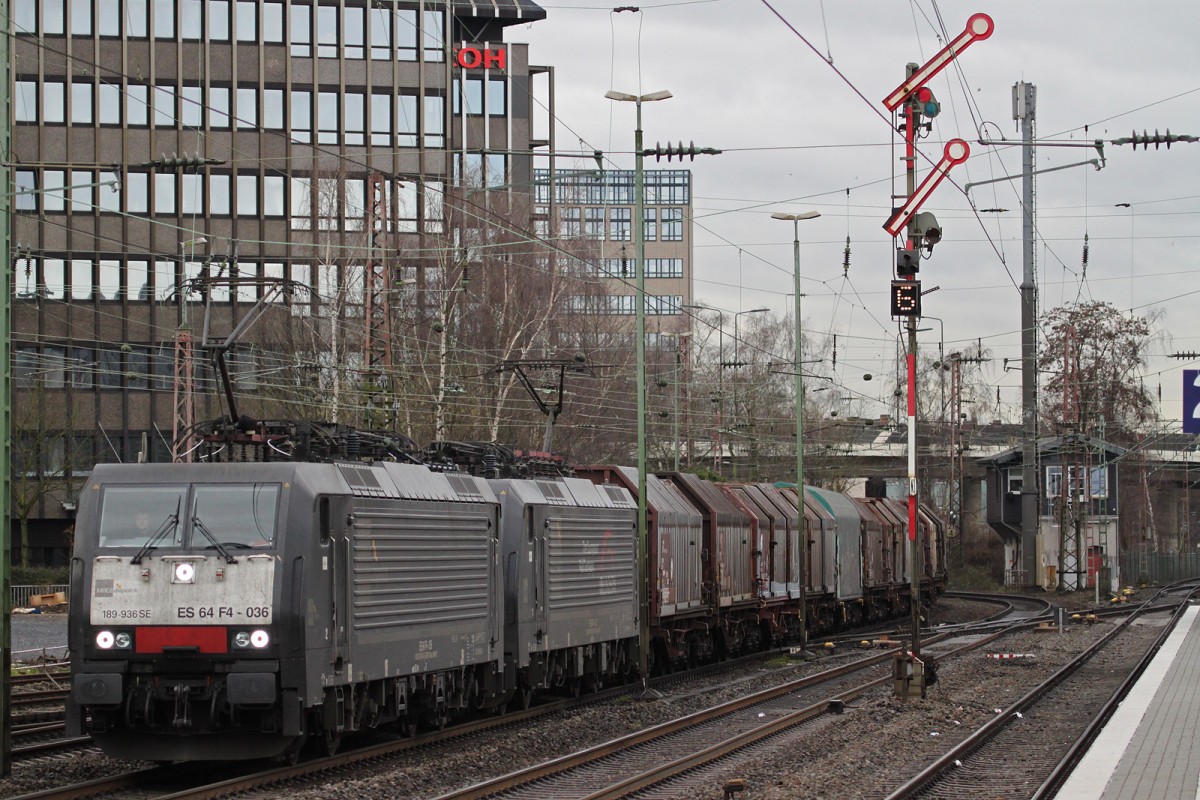 189 936 und 189 923 fuhren am 6.1.14 mit ihrem Gz durch Düsseldorf-Rath.