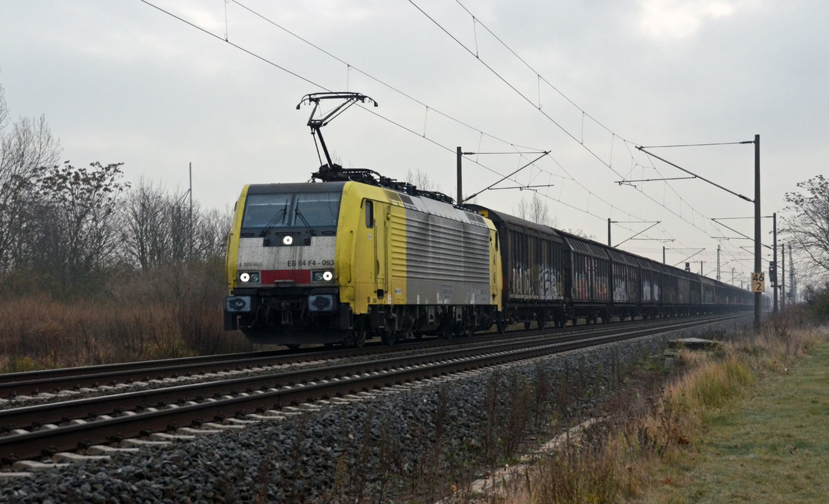 189 993 der TX Logistik führte am 02.12.17 ihren Papierzug nach Rostock durch Greppin Richtung Dessau.
