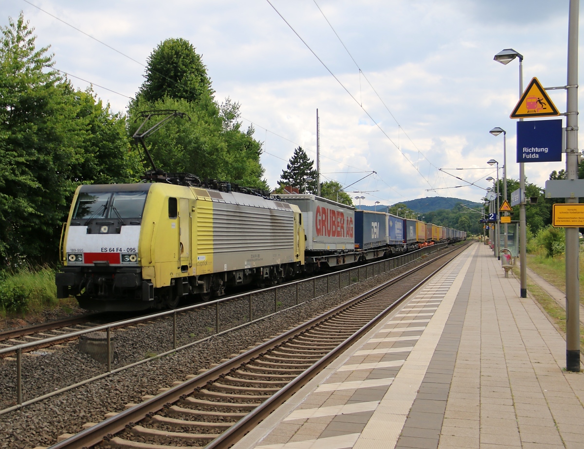 189 995 (ES 64 F4-095) mit KLV-Zug in Fahrtrichtung Norden. Aufgenommen in Wehretal-Reichensachsen am 26.06.2014.
