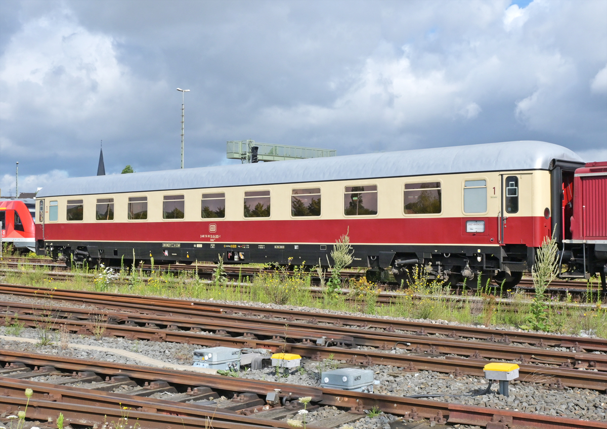 19-94 0005-1 Rheingoldwagen 1. Klasse der AKE-Eisenbahntouristik am Bf Euskirchen - 28.07.2021