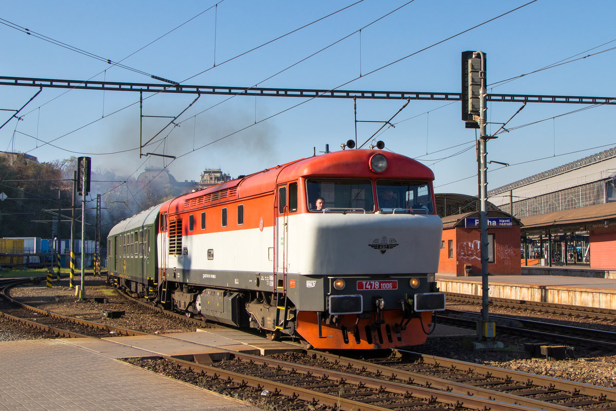 19. April 2019 in Praha hl.n. : T 478 1006 startet gerade mit dem KZC Museumszug. 