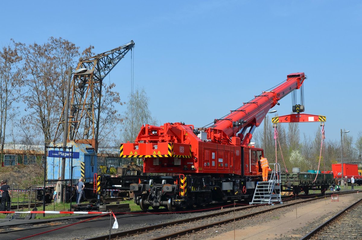 19. Leipziger Eisenbahntage: Mit Netz Notfalltechnik Multi Tasker 1200 D_DB 99 80 9471 002-2 aus Leipzig Engelsdorf in Leipzig Plagwitz 01.04.2017