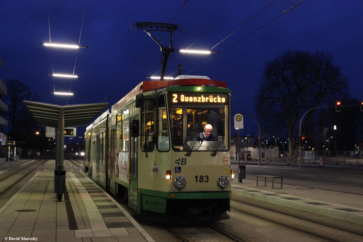 19.02.2014 Tatra KTNF6 TW 183 der VBBr am Hauptbahnhof auf Linie 2 zur Quenzbrücke.