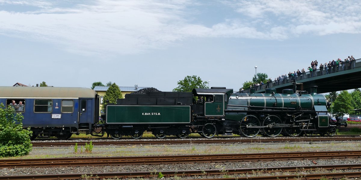 19.05.2018, Aus Anlass der Pfingstdampftage des Dampflokmuseums Neuenmarkt-Wirsberg besuchte heute die Nördlinger S3.6 Oberfranken. Mit ihrem Sonderzug rangiert sie vor der Fahrt über die Schiefe Ebene zum Ausfahrgleis