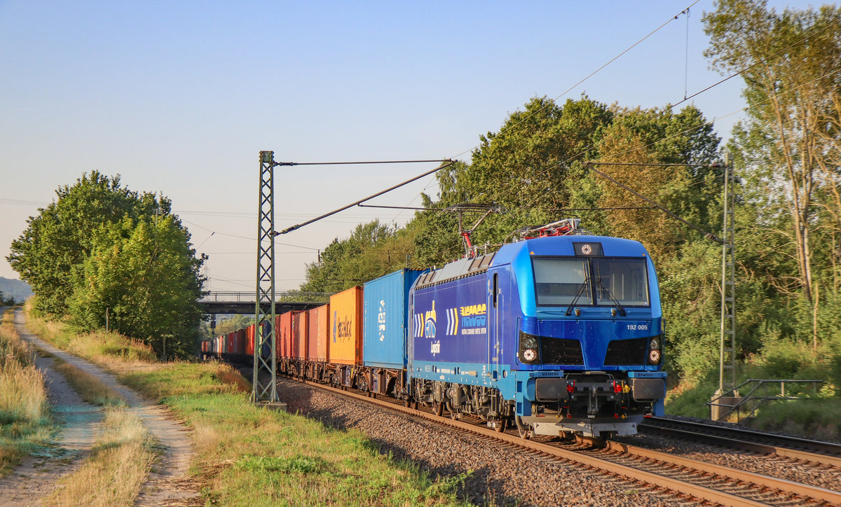 192 005 der EVB mit Containerzug am 26.07.19 in Kerzell 