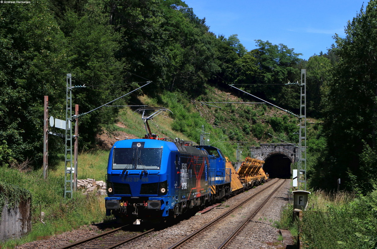 192 007-3 und 203 409-8 mit dem DGV 93362 (Schaffhausen GB-Karlsruhe Gbf) bei Nußbach 23.7.20