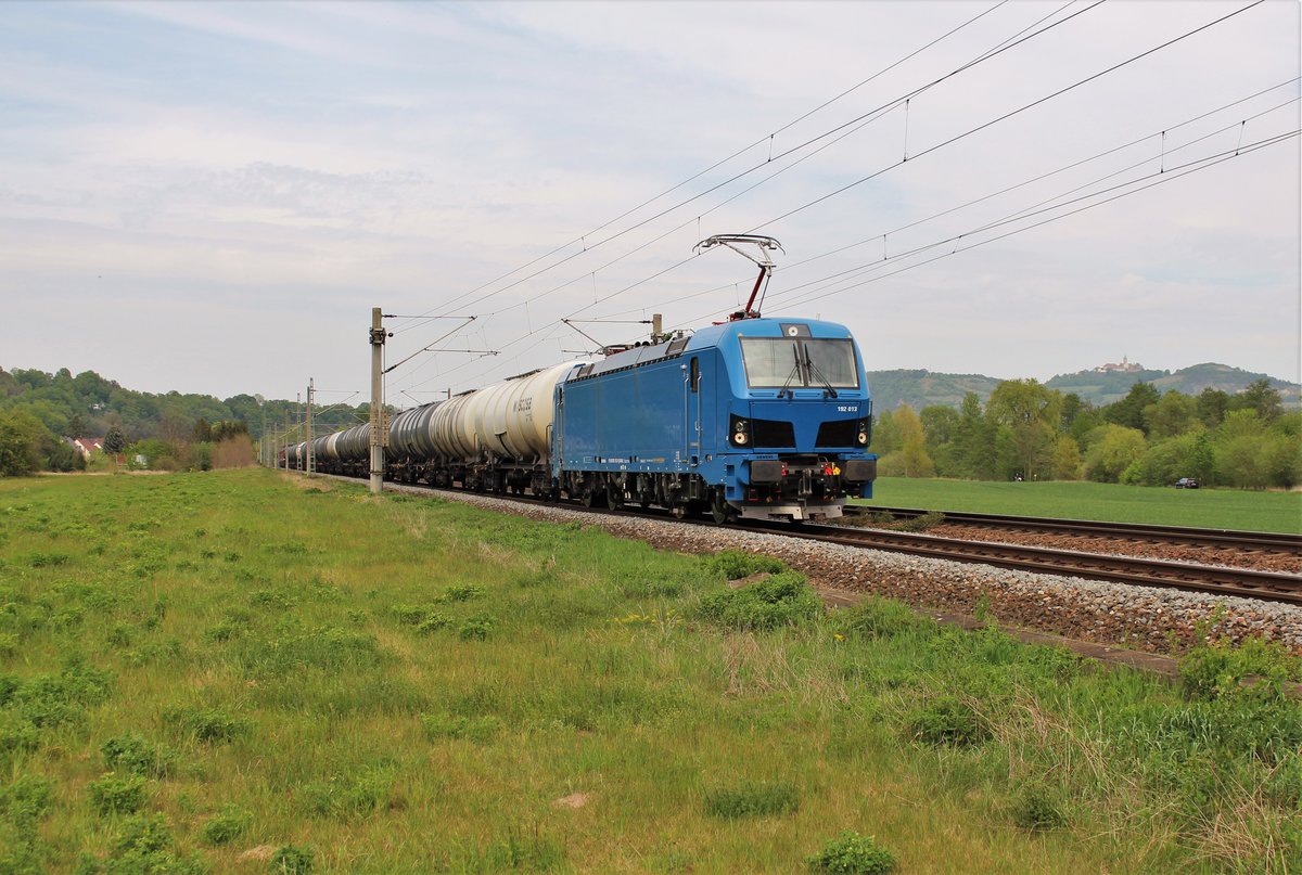 192 013 (LEG) fuhr am 09.05.20 mit einem Kesselzug durch Großeutersdorf. Am Zugschluss waren 232 238 und 132 068 (LEG).