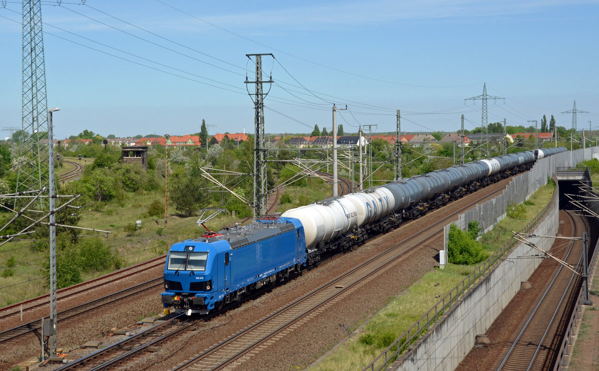 192 013 der Northrail rollte mit einem Kesselwagenzug am 09.05.20 durch Bitterfeld Richtung Leipzig. Sie ist seit ihrer Anlieferung von der LEG angemietet.