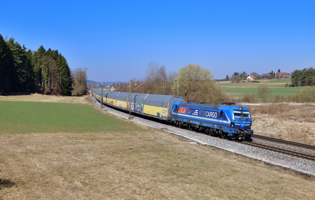 192 016 mit einem ARS Altmann am 24.03.2022 bei Sinngrün.