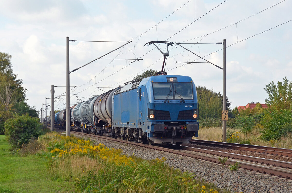 192 024 der northrail schleppte am 11.09.22 einen Kesselwagenzug durch Greppin Richtung Bitterfeld.