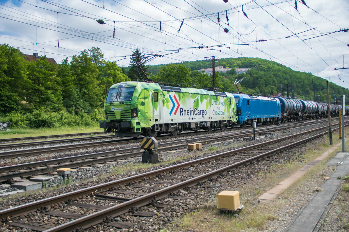 192 031-3 u.192 056-0 sind mit einem Kesselzug in Richtung Norden unterwegs,Gemünden/M: am 24.05.2023