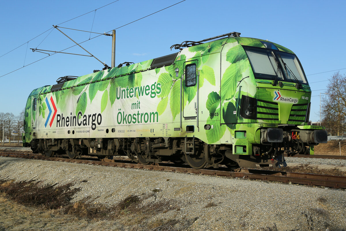 192 033-9 am 19.01.2026 abgestellt am Besucherpark Flughafen München.