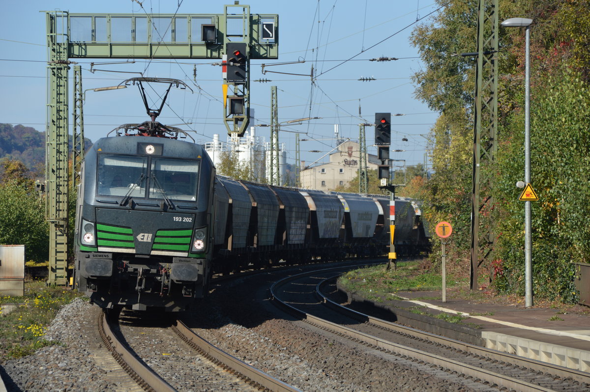 193 202 in Oberlahnstein bei der Durchfahrt

Aufnahme Ort: Oberlahnstein
Aufnahme Datum 15.10.2018