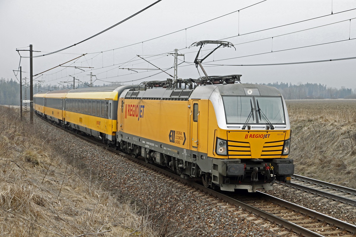193 205 mit Regiojet bei Lucvna am 22.03.2017.