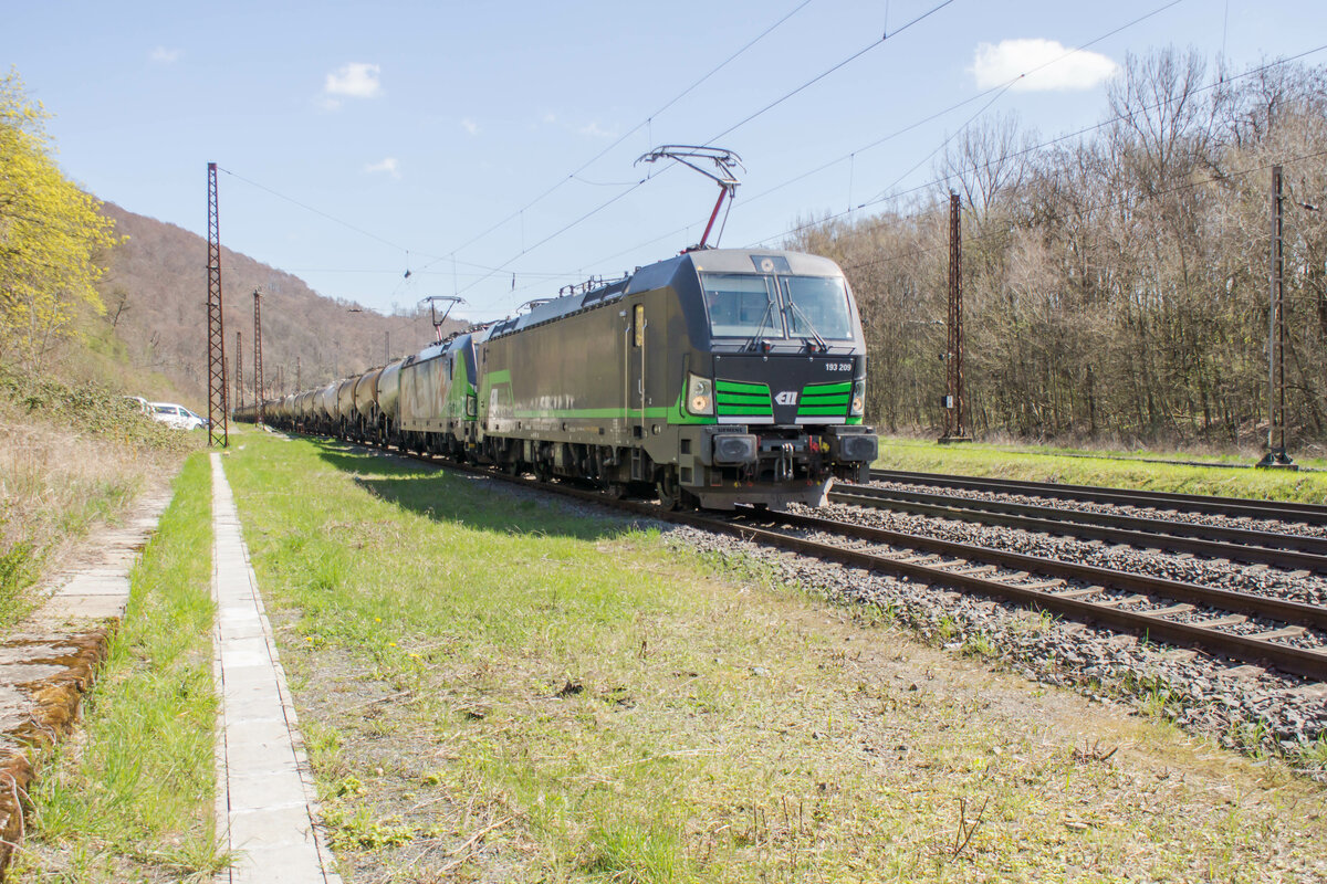 193 209-4 u.193 xxx unterwegs in Elm mit einem Kesselzug am 19.04.2023