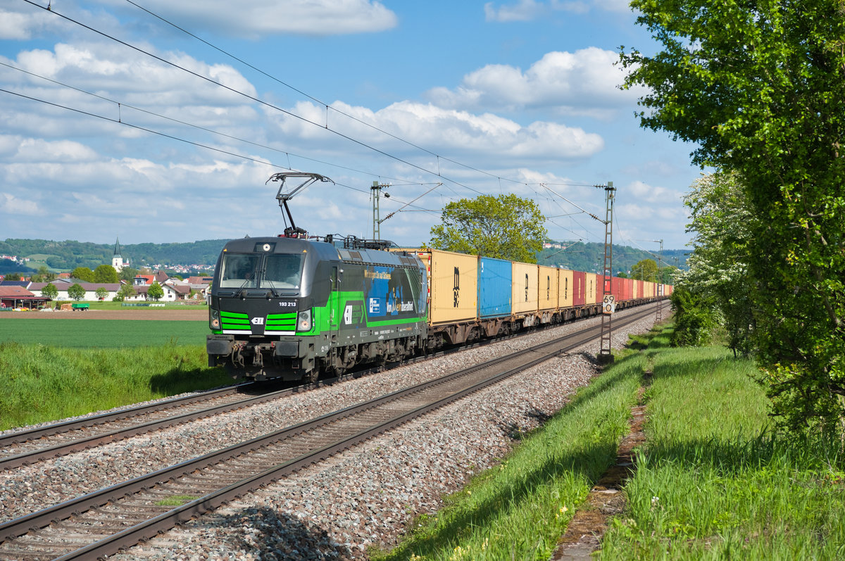 193 213 ELL/WLC mit dem DGS 43928 (Enns-Dradenau) bei Pölling, 17.05.2019