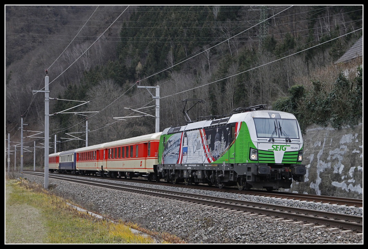 193 219 mit Sonderzug zwischen Bruck an der Mur und Pernegg am 8.12.2018.