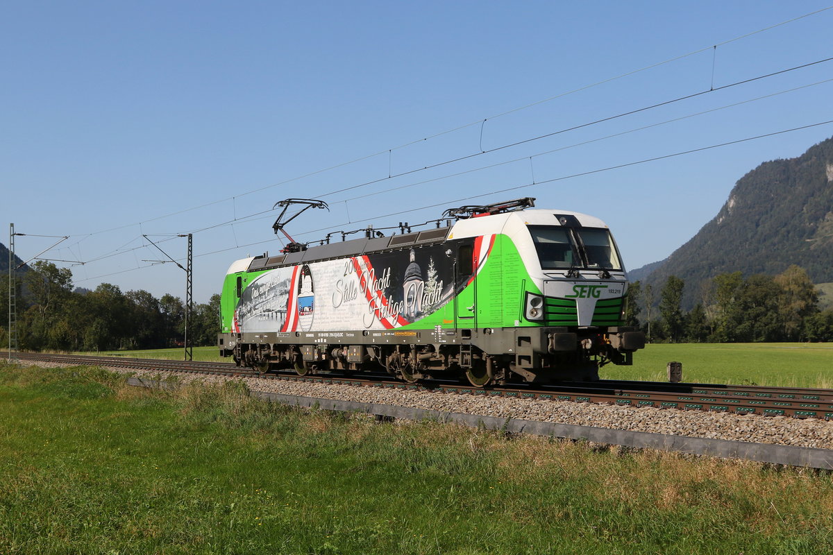 193 219  Stille Nacht  auf Solofahrt in Richtung Kufstein am 15. September 2020 bei Niederaudorff im Inntal.