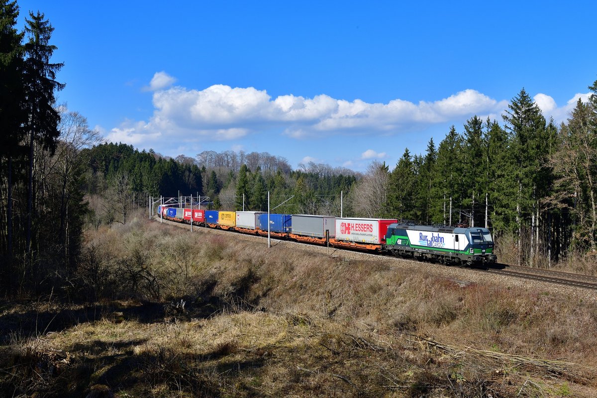 193 229 mit DGS 40679 am 18.03.2020 bei Assling.