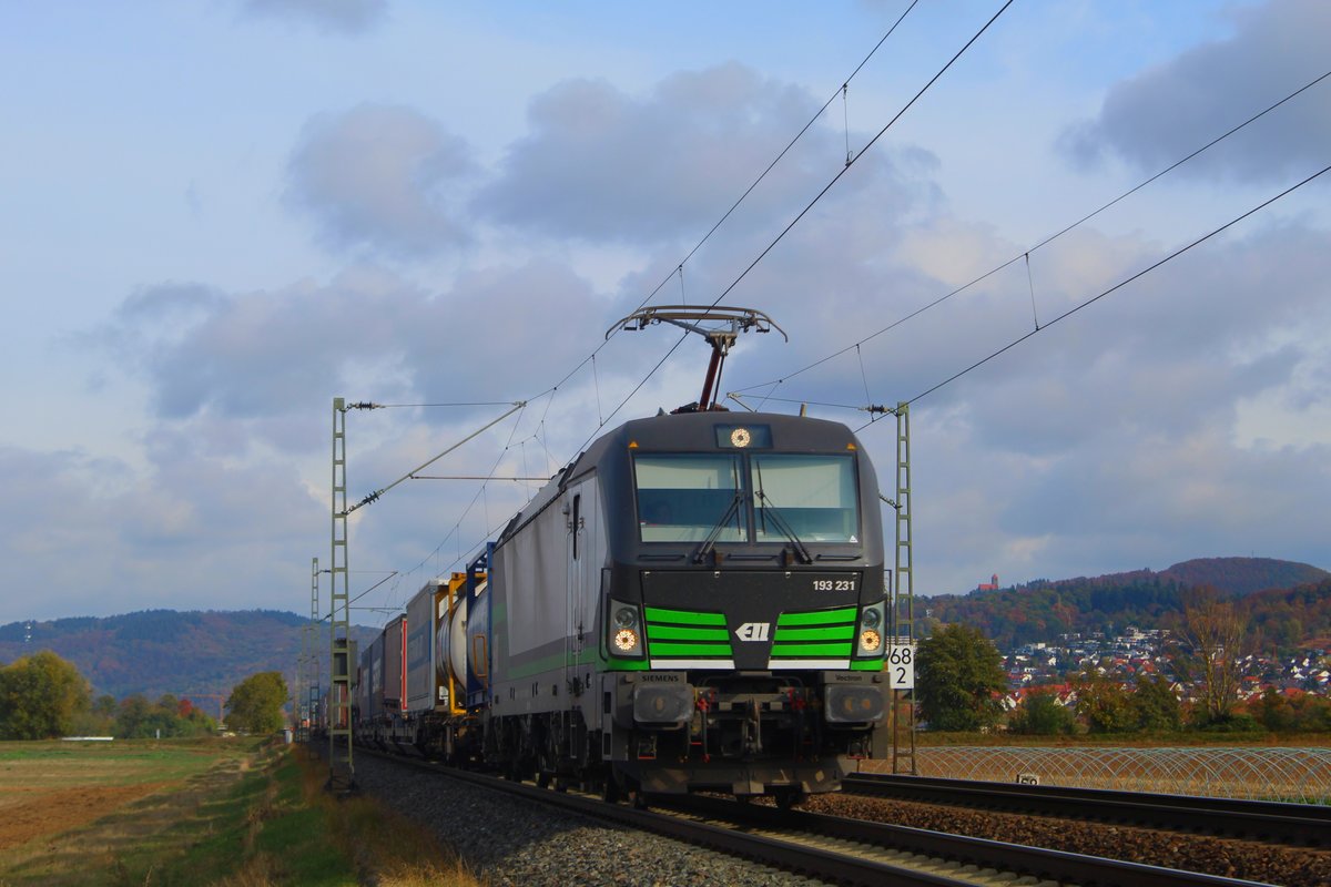 193 231 zog am 27.10.2018 einen Güterzug durch Heddesheim Richtung Neu-Edingen/Friedrichsfeld.