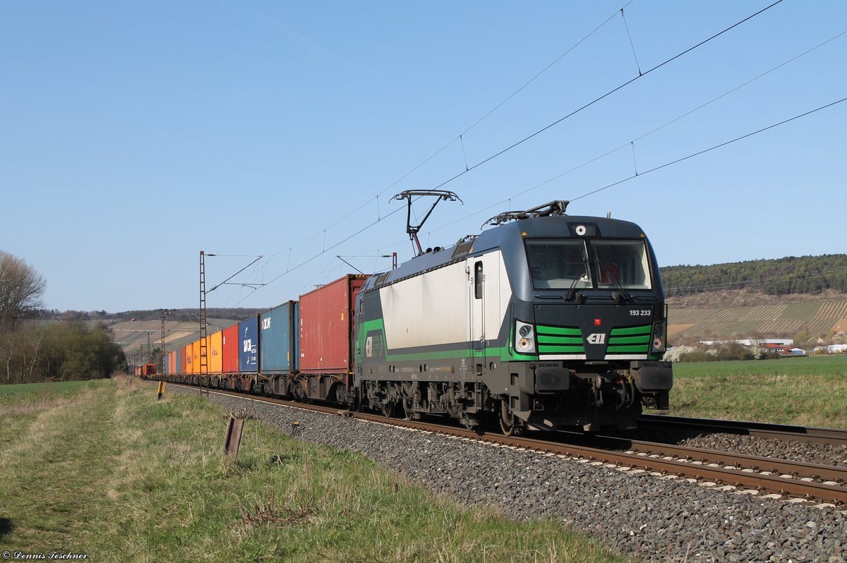 193 233 ELL mit Containerzug bei Retzbach-Zellingen am 28.03.2017