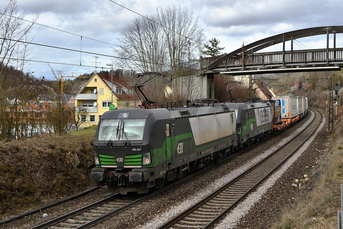 193 241 und 193 211 bespannten am 5. März 2019 den ekol-Klv, hier in Lonsee.