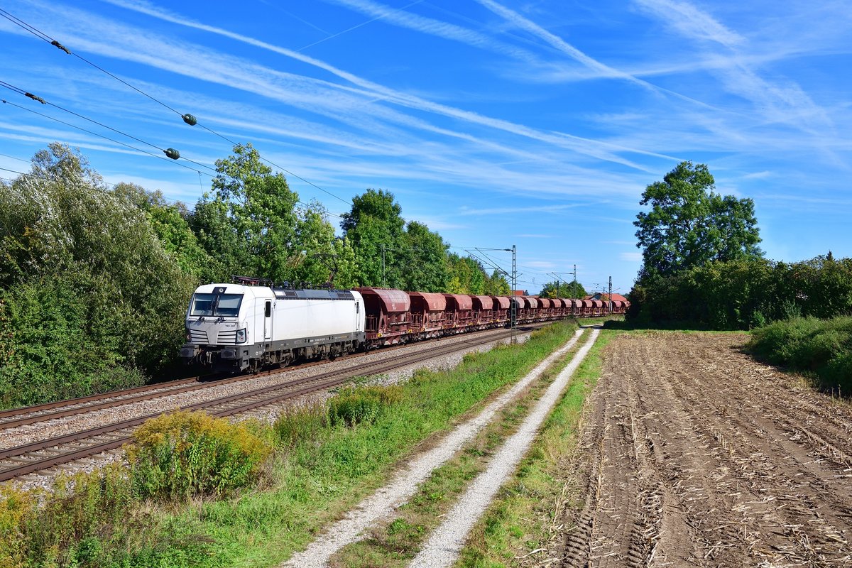 193 247 mit dem Magnesitzug am 29.09.2019 bei Langenisarhofen. 