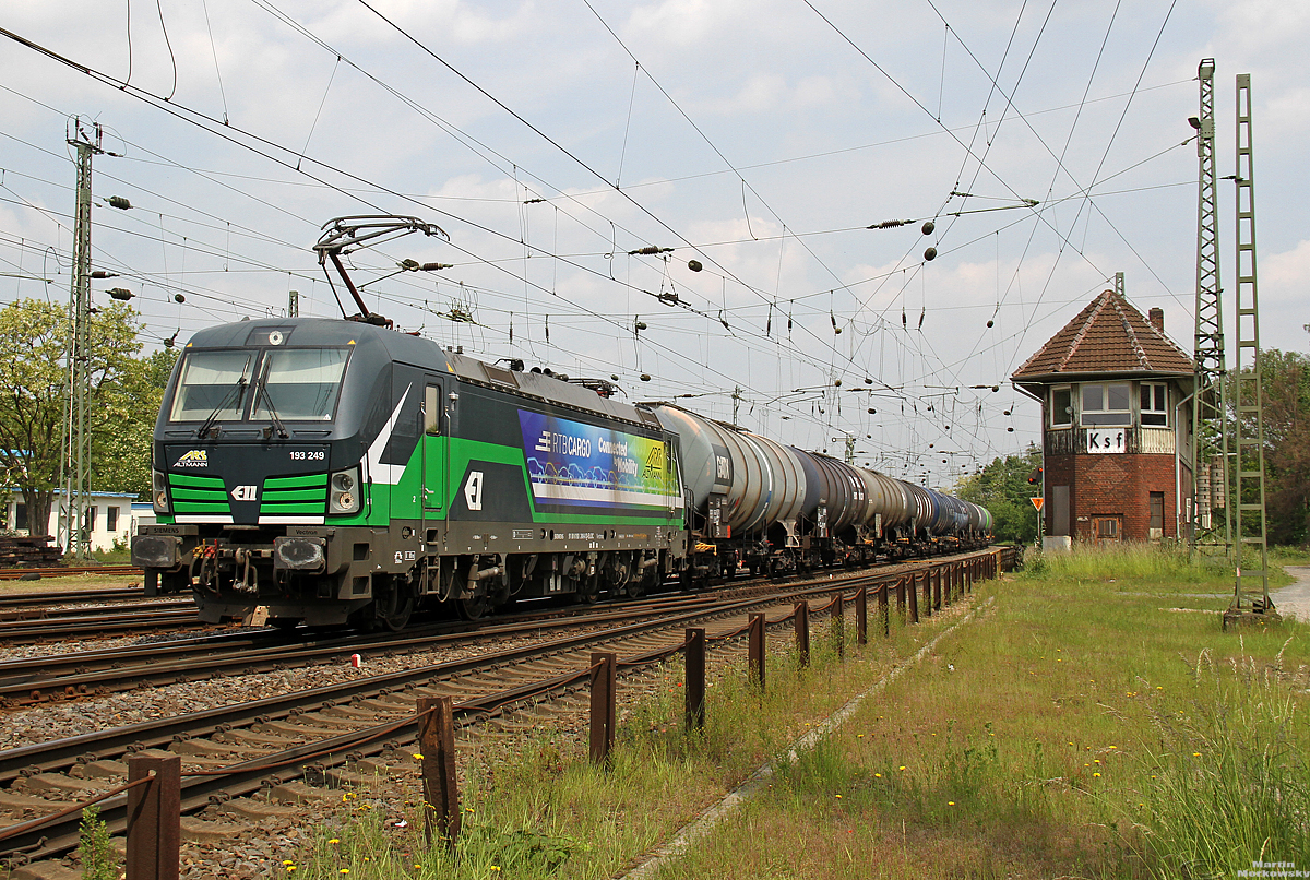 193 249 mit Kesselzug in Köln Kalk am 23.05.2019