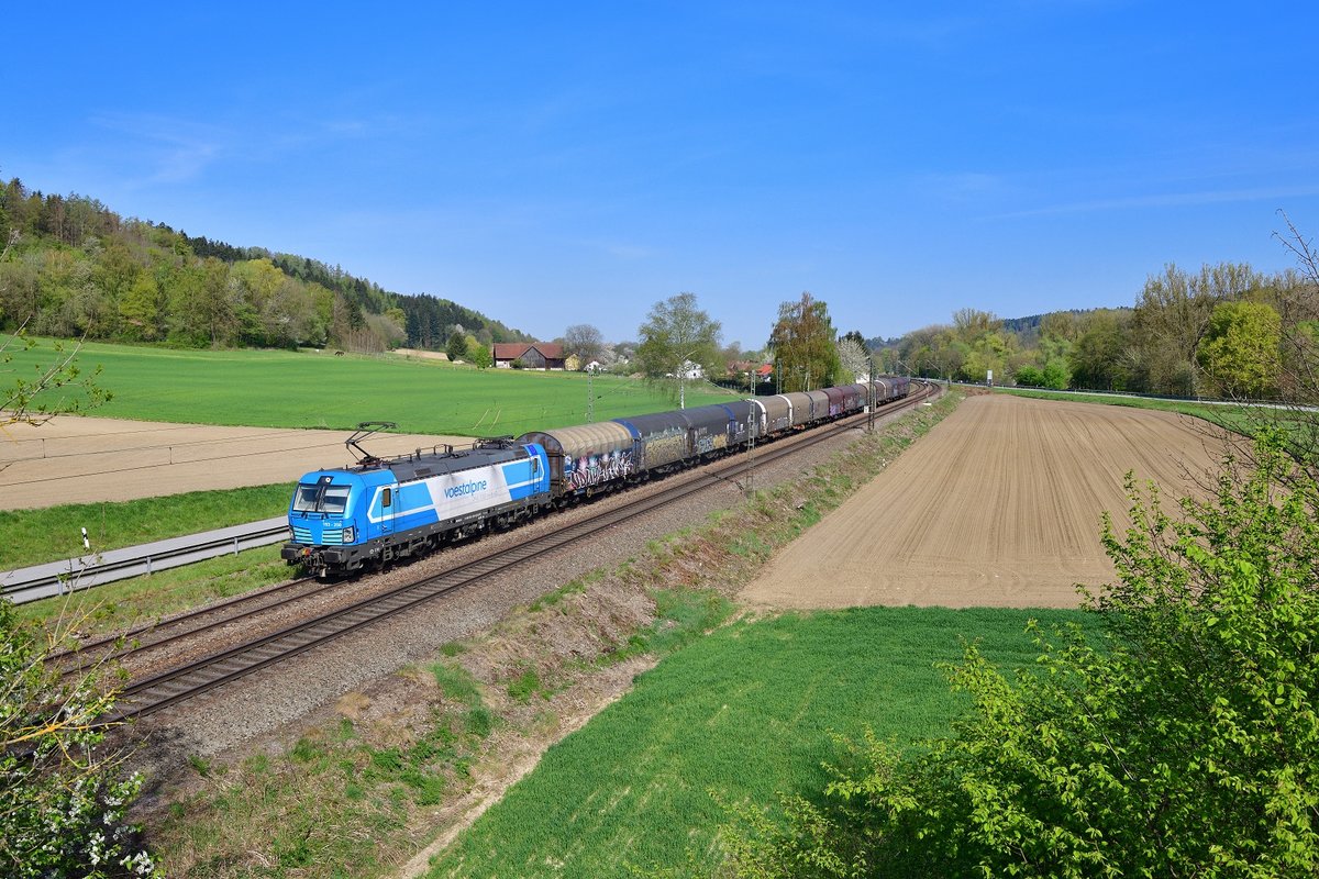 193 250 mit DGS 48963 am 17.04.2020 bei Einöd.
