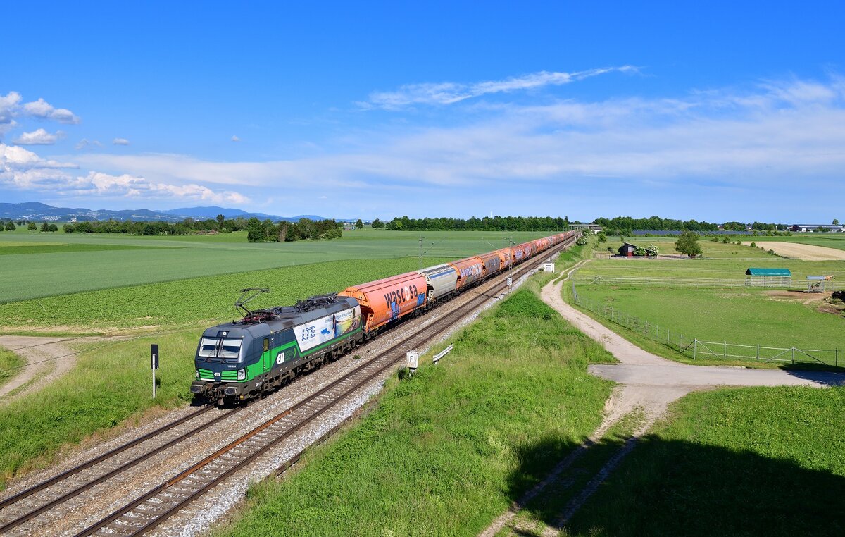 193 262 mit einem Getreidezug am 30.05.2022 bei Stephansposching.