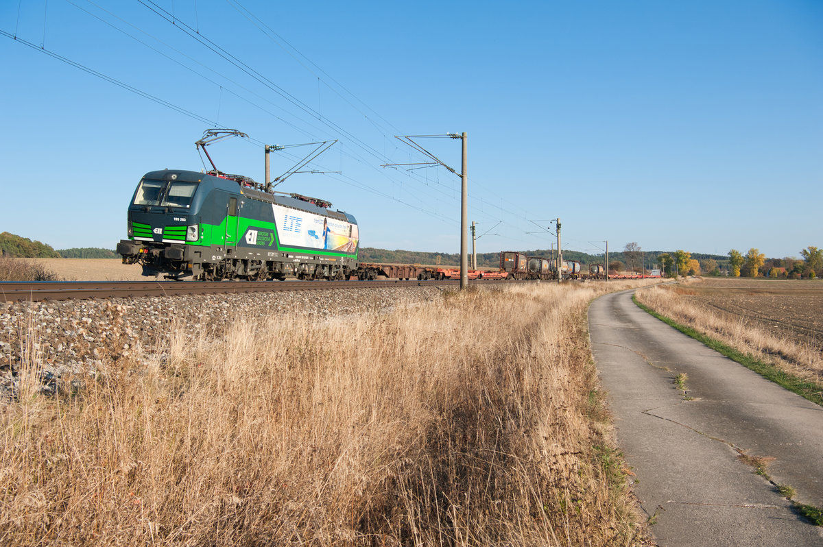 193 263 ELL/LTE mit einem KLV-Zug bei Oberdachstetten Richtung Würzburg, 15.10.2018