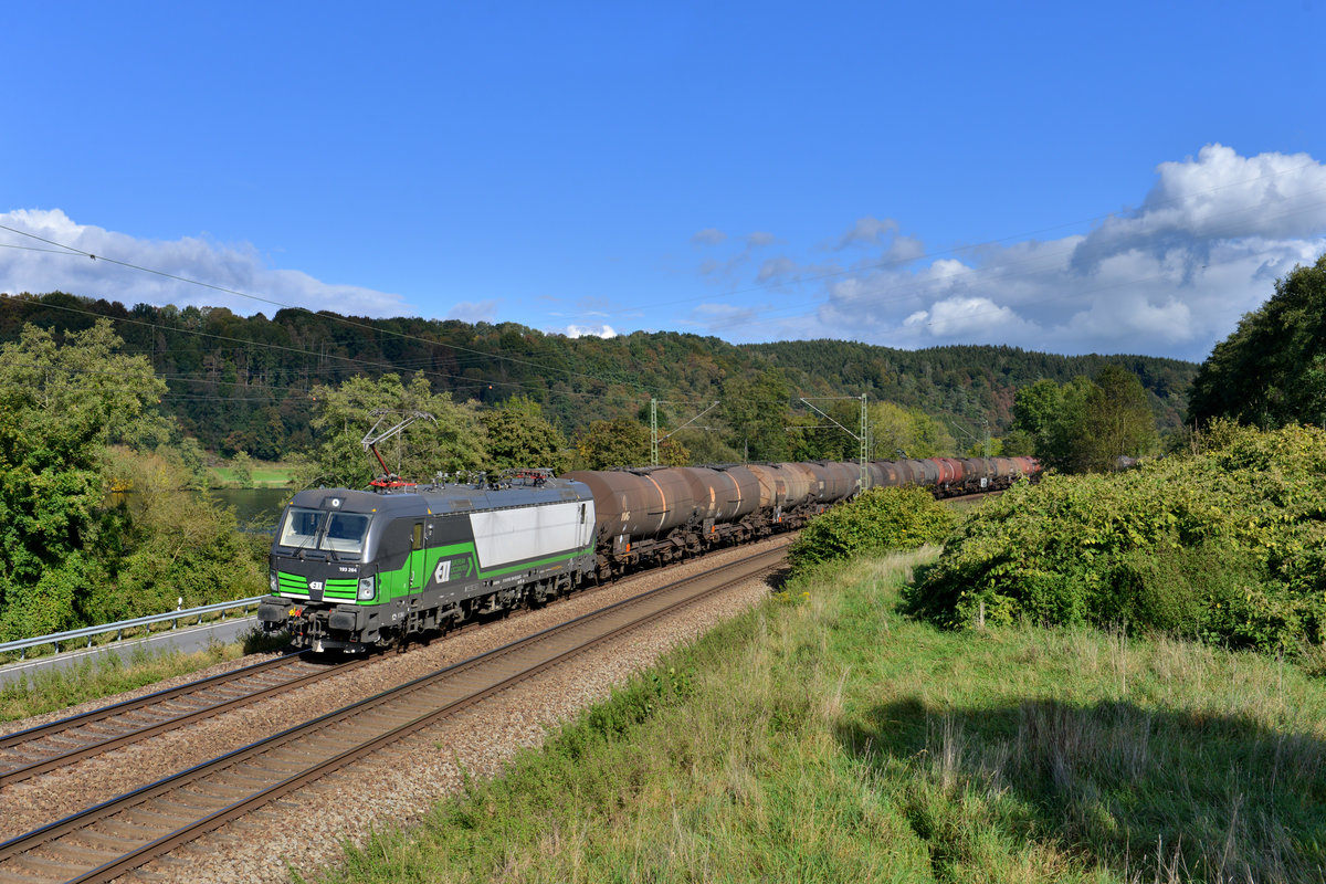 193 264 mit einem Kesselzug am 05.10.2016 bei Sandbach. 
