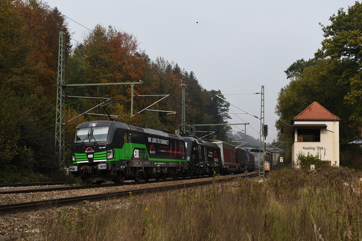 193 265 bespannt am 20. Oktober 2018 zusammen mit einer 182 einen Klv-Zug. Aufgenommen in Aßling.
