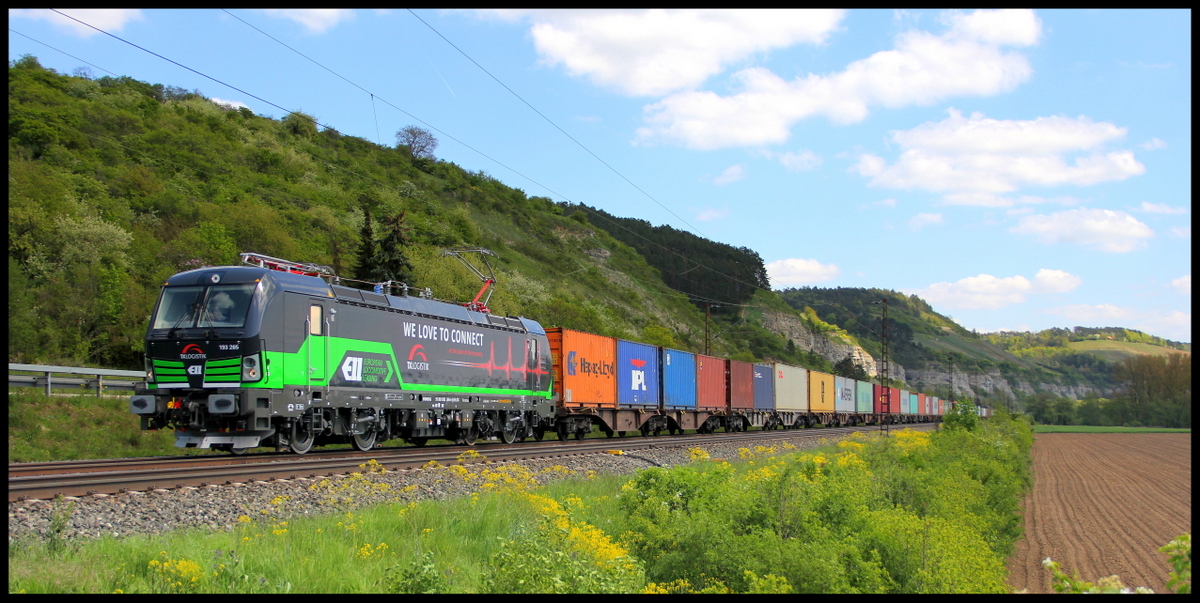 193 265 ELL/TXL  WE LOVE TO CONNECT  mit Containerzug am 05.05.2016 bei Karlstadt