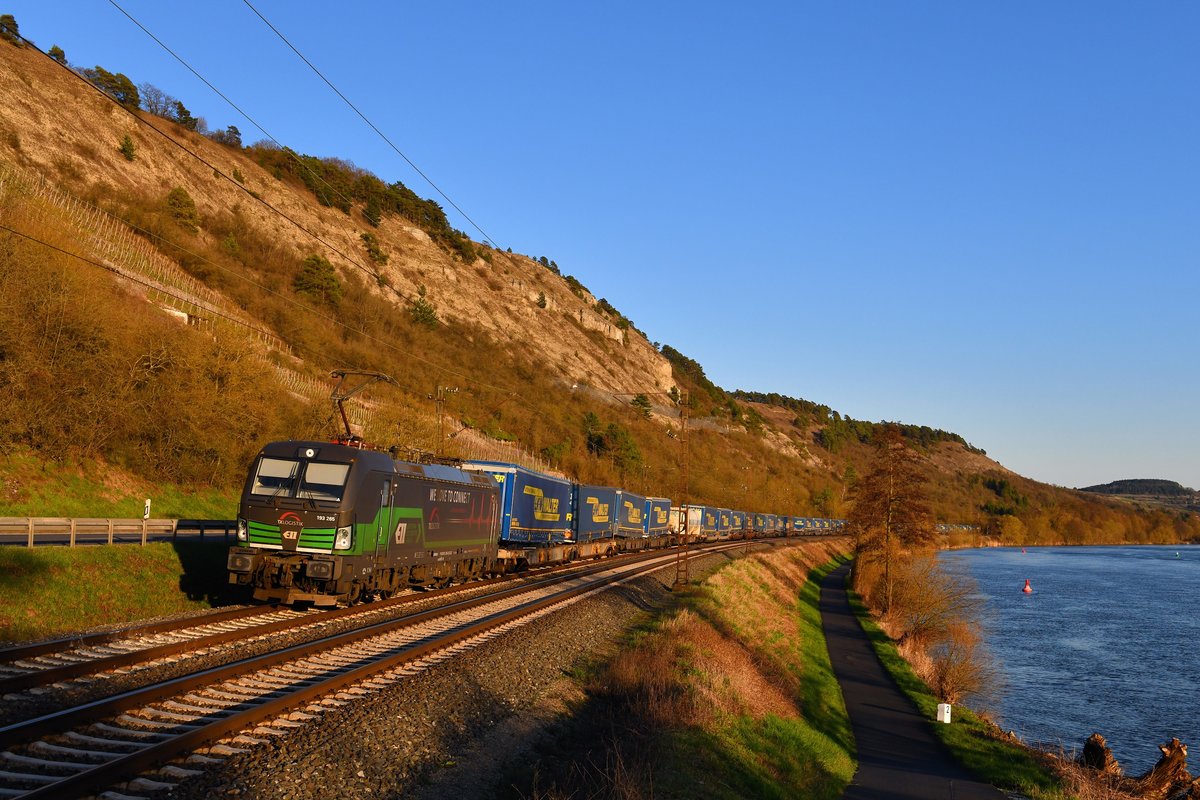 193 265 mit DGS 43946 am 06.04.2018 bei Gambach. 