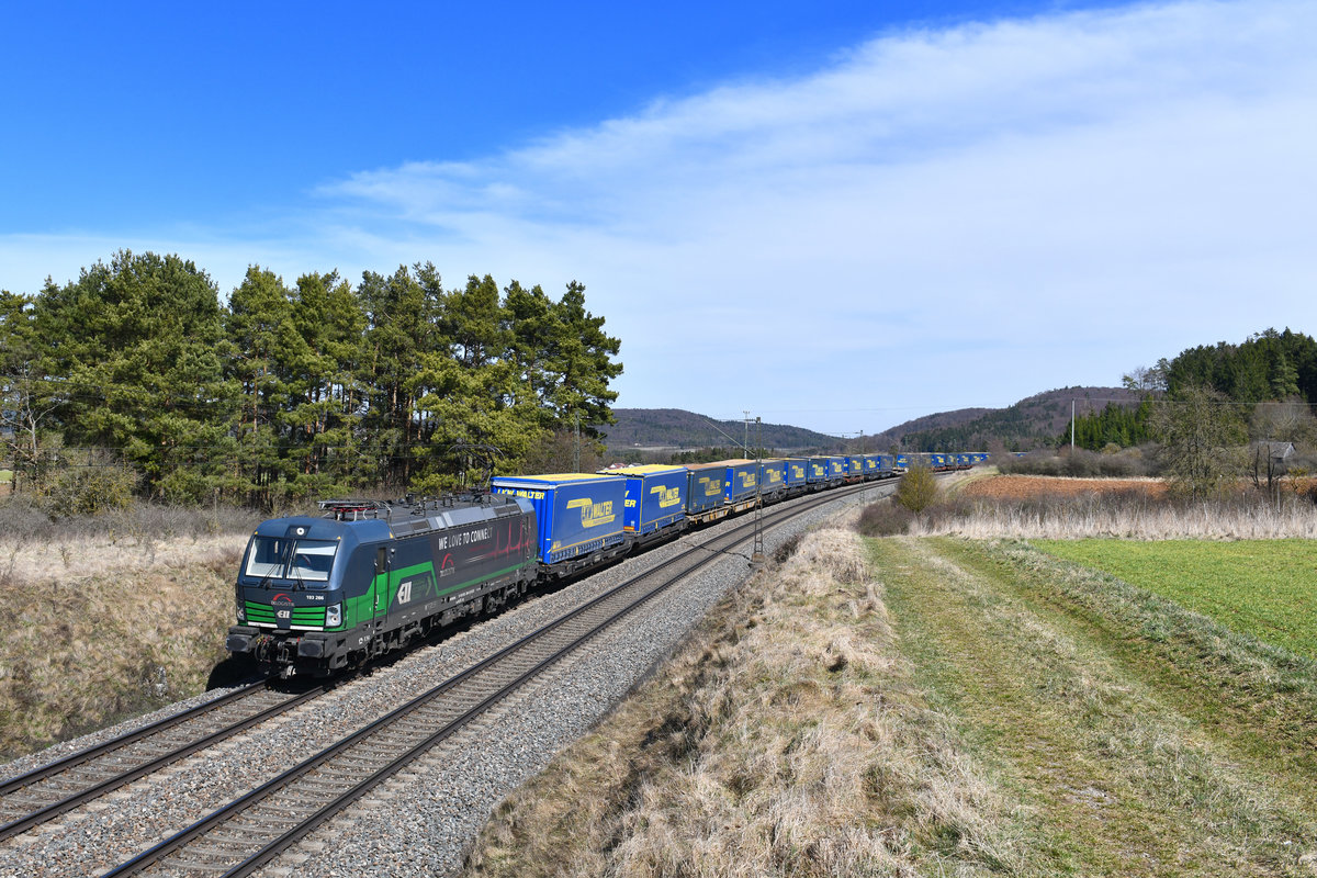 193 266 mit DGS 41160 am 04.04.2018 bei Kerschhofen. 