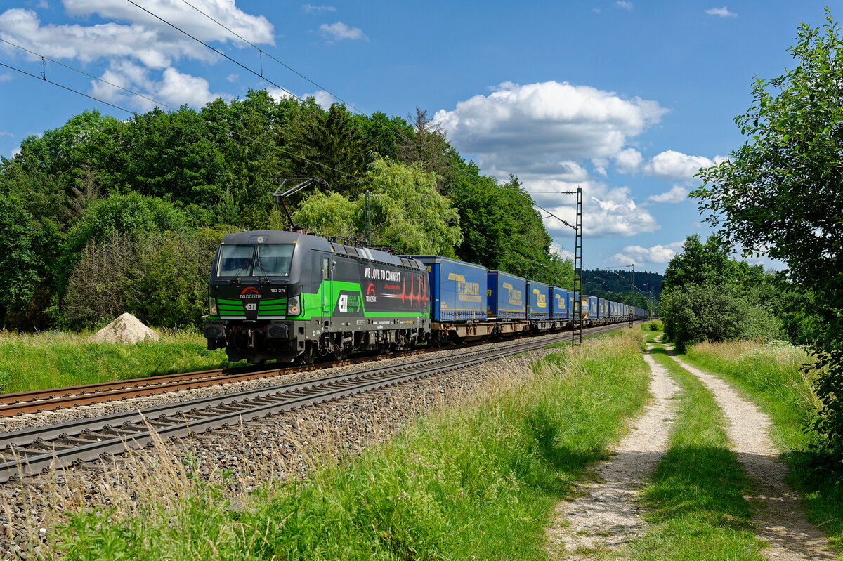 193 275 ELL/TXL mit einem LKW-Walter KLV-Zug bei Postbauer-Heng Richtung Nürnberg, 26.06.2020