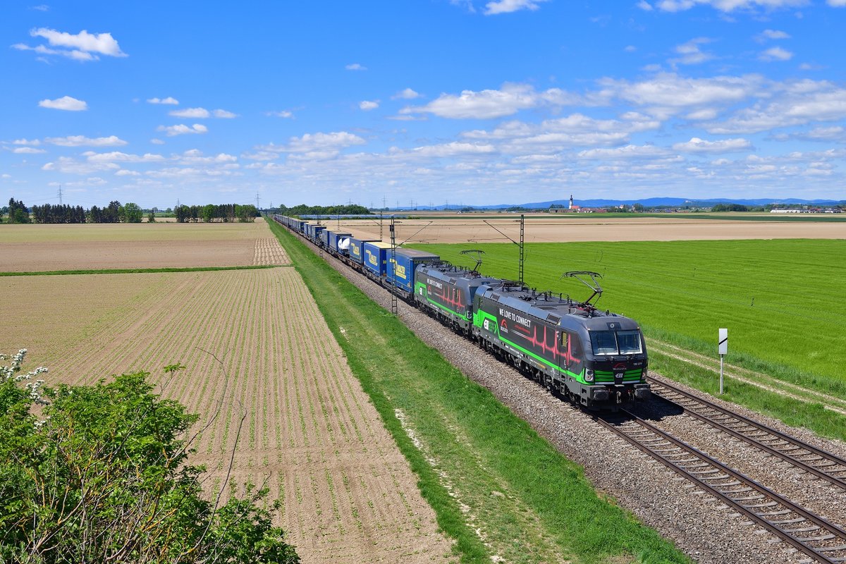 193 277 + 193 274 mit DGS 43945 am 06.05.2020 bei Stephansposching.