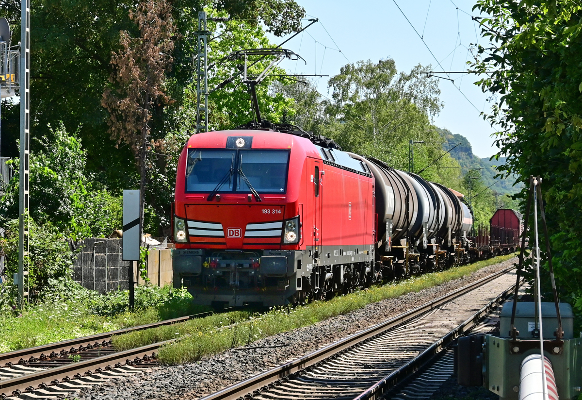 193 314 mit gem. Güterzug in Bn-Beuel - 05.08.2020