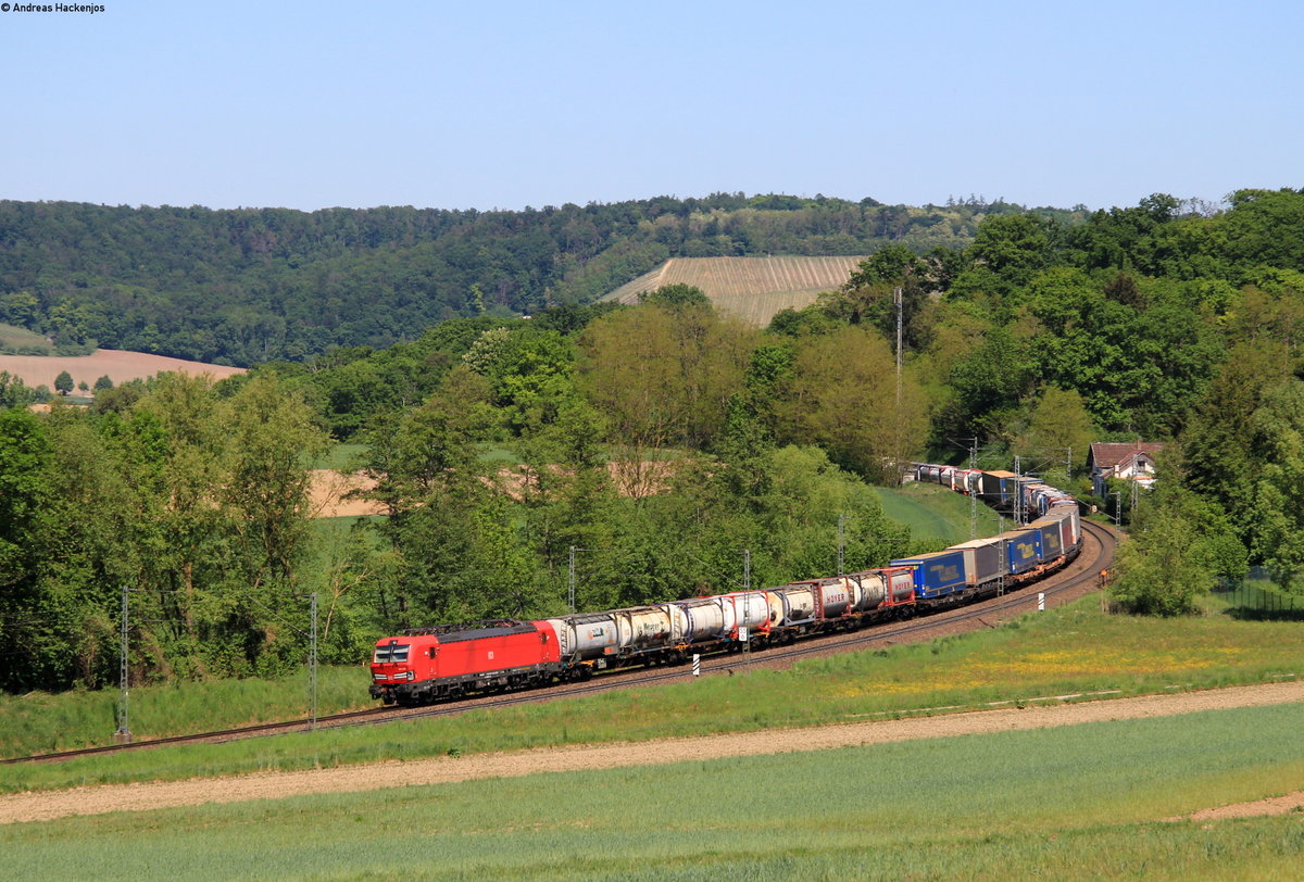 193 323-3 mit dem KT 50130 (München Nord Rbf-Ludwigshafen BASF Ubf) bei Ölbronn 7.5.20