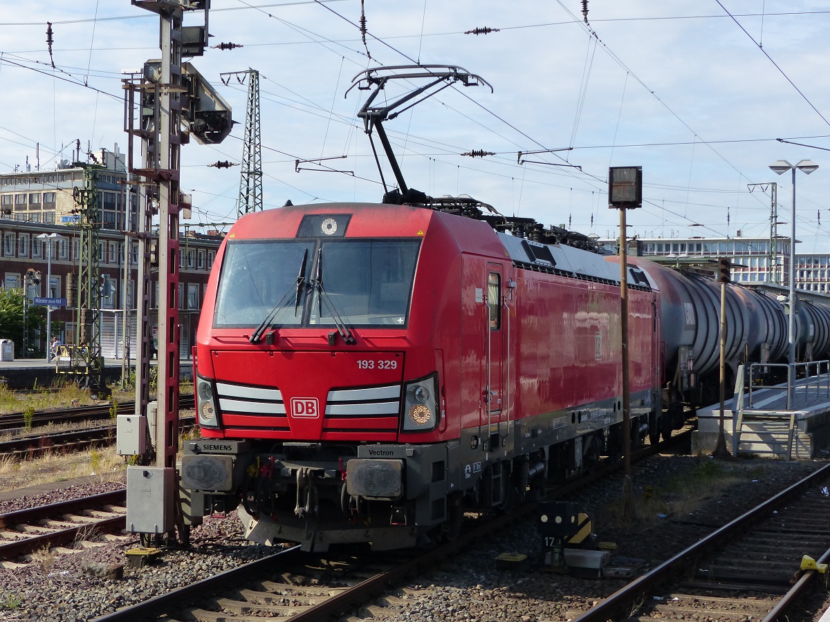 193 329 mit Kesselzug in Münster Hbf, 02.08.2022