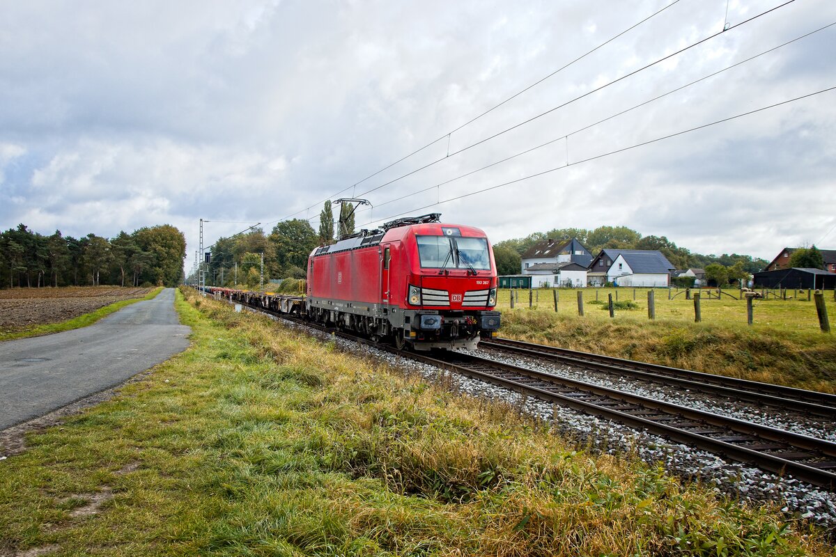193 367 der DB Cargo mit einem leeren Containerzug bei Hamm-Neustadt (11.10.2021)