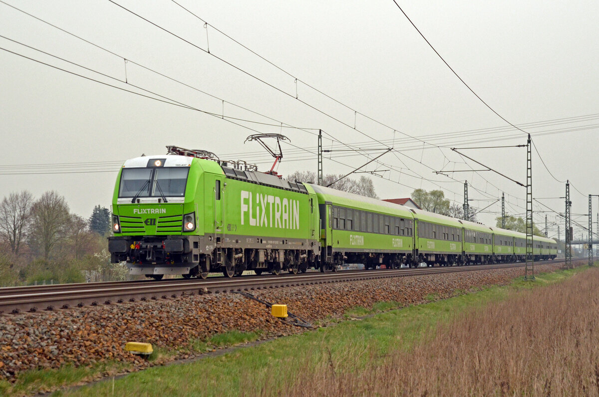 193 437 schleppte am Morgen des 31.03.24 den FLX 1241 durch Gräfenhainichen Richtung Halle(S).