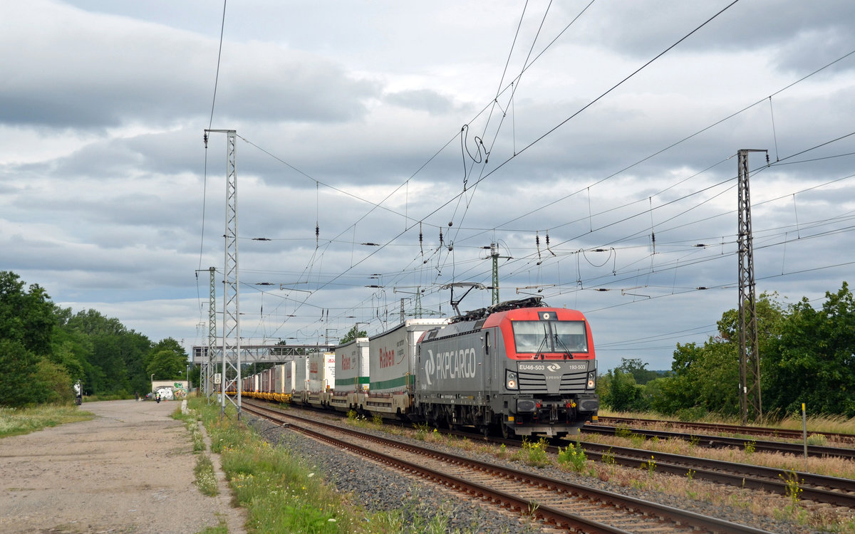 193 503 der PKP Cargo rollte am 01.07.20 mit einem KLV-Zug durch Saarmund Richtung Schönefeld.