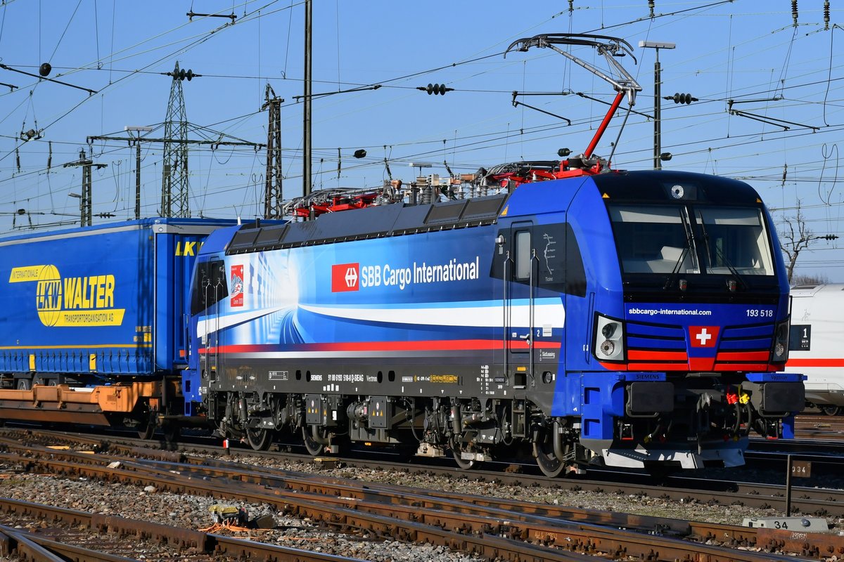 193 518  Ceneri 2020  mit dem 40279 bei der Einfahrt in Basel Bad. Bahnhof am 08.02.2020