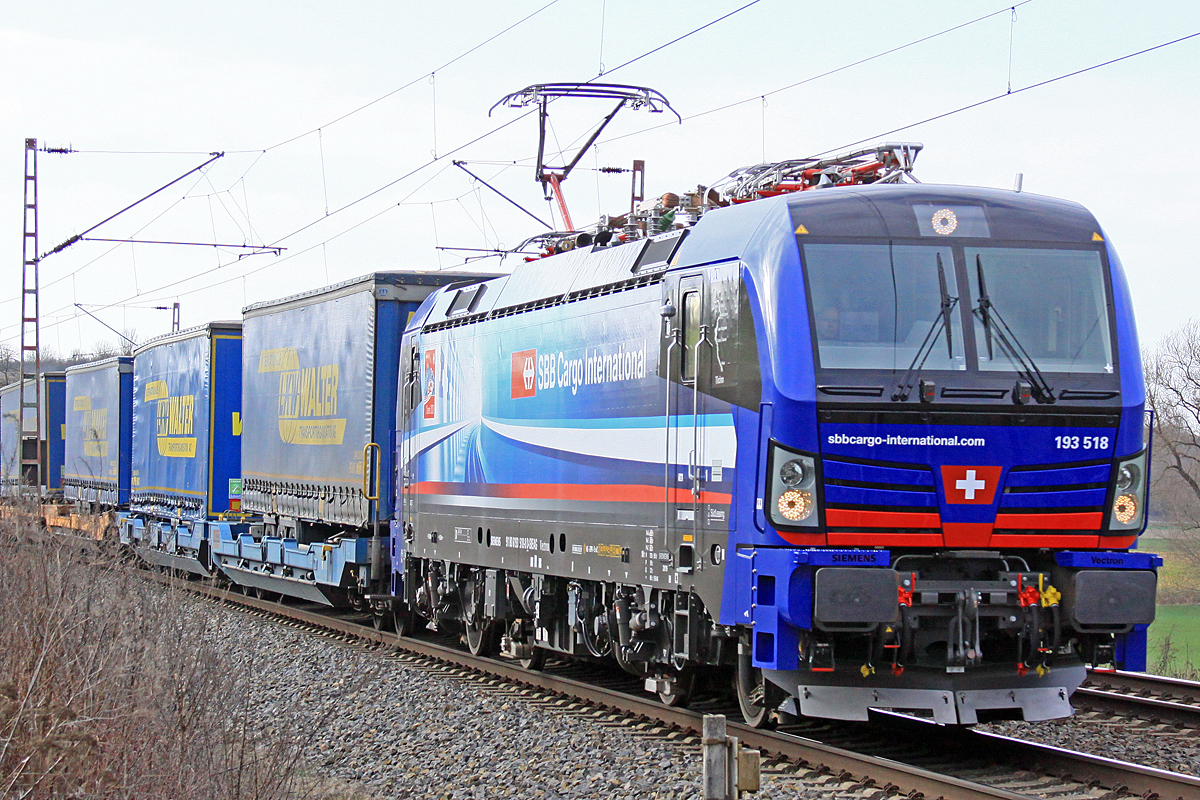 193 518 SBB Cargo am 07.02.2020  nördlich von Salzderhelden am BÜ 75,1 in Richtung Hannover